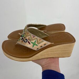 Vintage Y2K Block Heels Sandals Thongs Womens 10 Brown Beaded Platform Tan Beach